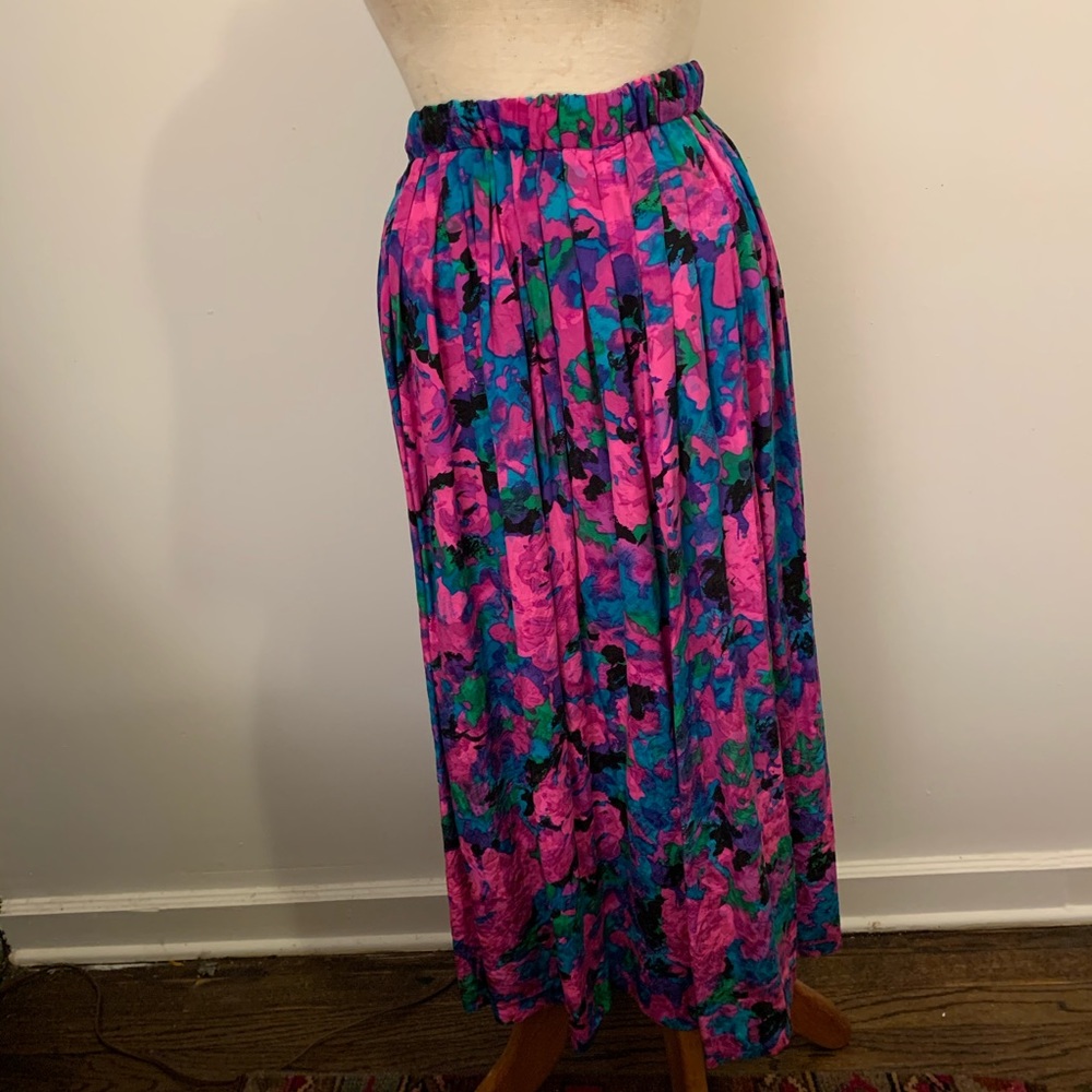 Silk floral pleated skirt